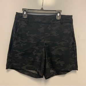 Spanx 4” Sunshine Short - Black Camo